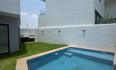 CASA CON ALBERCA EN PLAYAS DEL CONCHAL