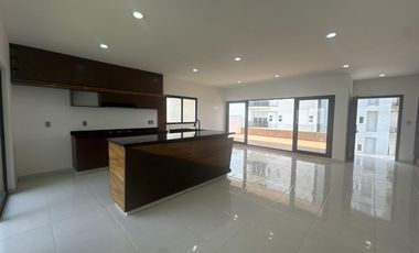 CASA CON ALBERCA EN PLAYAS DEL CONCHAL