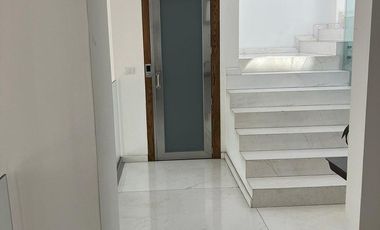 VENTA CASA LOMAS COUNTRY - ELEVAODR INTERNO