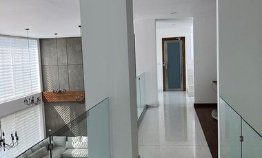 VENTA CASA LOMAS COUNTRY - ELEVAODR INTERNO