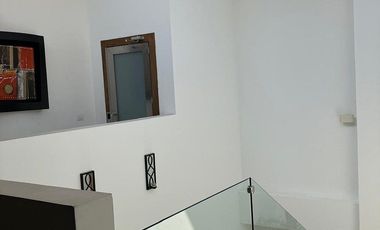 VENTA CASA LOMAS COUNTRY - ELEVAODR INTERNO