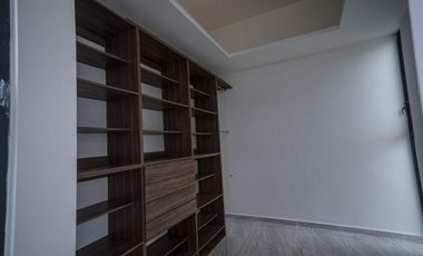 CASA EN VENTA EN PRIVADA AMBAR DE CONKAL, CON PANELES SOLARES.