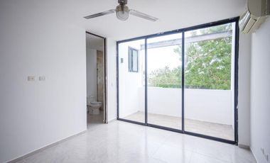CASA EN VENTA EN PRIVADA AMBAR DE CONKAL, CON PANELES SOLARES.