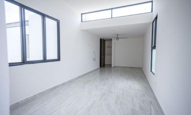CASA EN VENTA EN PRIVADA AMBAR DE CONKAL, CON PANELES SOLARES.