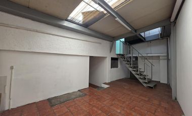 Edificio Comercial para Oficinas a unos pasos de La Luna