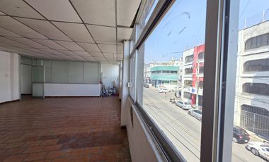 Edificio Comercial para Oficinas a unos pasos de La Luna