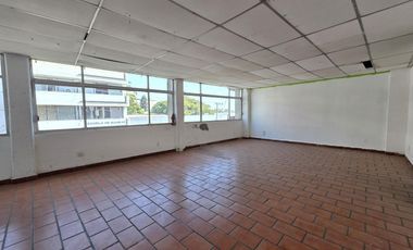 Edificio Comercial para Oficinas a unos pasos de La Luna