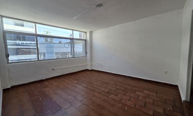 Edificio Comercial para Oficinas a unos pasos de La Luna