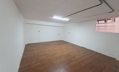 Edificio Comercial para Oficinas a unos pasos de La Luna