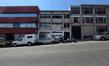 Edificio Comercial para Oficinas a unos pasos de La Luna