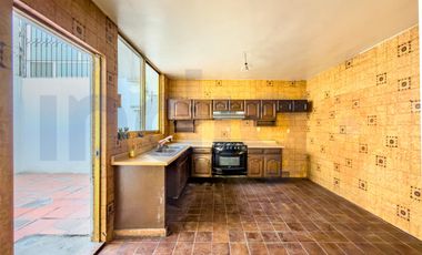 Local - Oficina en Renta en Bosques del acueducto junto a Los Arcos