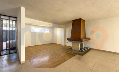 Local - Oficina en Renta en Bosques del acueducto junto a Los Arcos