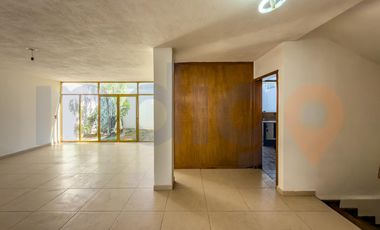 Local - Oficina en Renta en Bosques del acueducto junto a Los Arcos