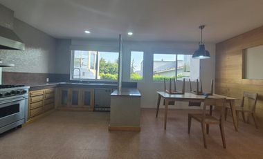 Casa en Condominio en RENTA VENTA en Calz Aguilas, Lomas de Axomiatla