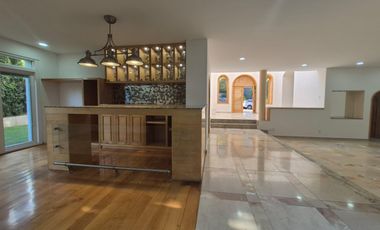 Casa en Condominio en RENTA VENTA en Calz Aguilas, Lomas de Axomiatla