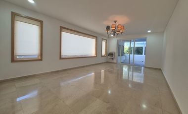 Casa en Condominio en RENTA VENTA en Calz Aguilas, Lomas de Axomiatla