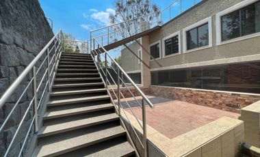 CASA EN RENTA CON USO DE SUELO OFICINAS  O HABITACIONAL EN LOMAS DE VIRREYES 1440 m2