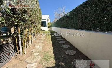 Casa Amueblado en Renta en Oaxtepec Centro, Yautepec NF 26-1874.