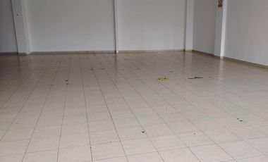 Local Comercial .  Plaza Comercial en Calzada Zavaleta.