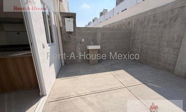 Casa en Renta en Aeropuerto 26-1950.