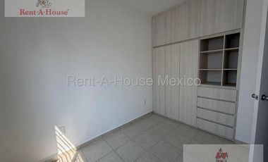 Casa en Renta en Aeropuerto 26-1950.
