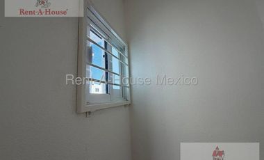 Casa en Renta en Aeropuerto 26-1950.