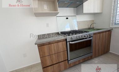 Casa en Renta en Aeropuerto 26-1950.