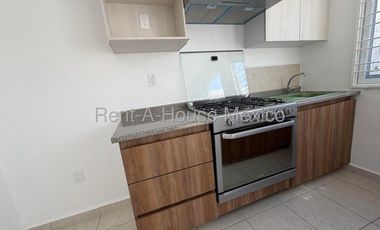 Casa en Renta en Aeropuerto 26-1950.