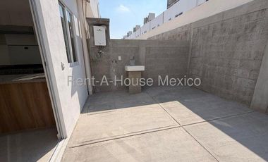 Casa en Renta en Aeropuerto 26-1950.