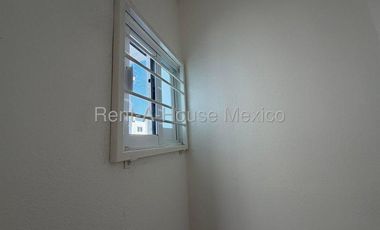 Casa en Renta en Aeropuerto 26-1950.