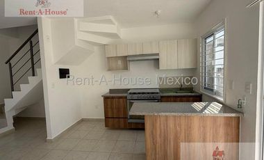 Casa en Renta en Aeropuerto 26-1950.