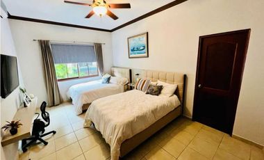 CASA EN CAMINO DE CRUCES 4 REC CON PISCINA 1247M2 MLD