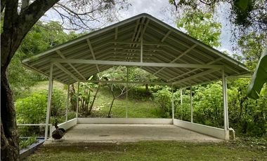 Se Vende Finca con Cabañas en San Carlos