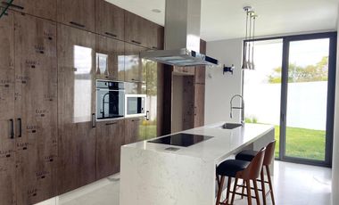 Casa en VENTA / RENTA en Residencial El Molino Condominio XIV