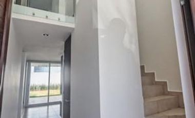 SE RENTA CASA EN FRACCIONAMIENTO LOMAS DE ANGELOPOLIS 3, PUEBLA