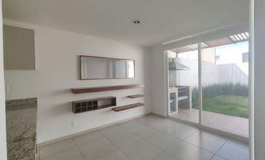 SE RENTA CASA EN FRACCIONAMIENTO LOMAS DE ANGELOPOLIS 3, PUEBLA