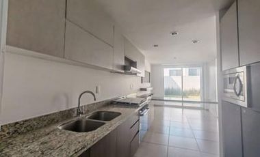 SE RENTA CASA EN FRACCIONAMIENTO LOMAS DE ANGELOPOLIS 3, PUEBLA