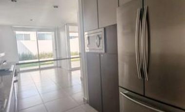 SE RENTA CASA EN FRACCIONAMIENTO LOMAS DE ANGELOPOLIS 3, PUEBLA