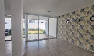 SE RENTA CASA EN FRACCIONAMIENTO LOMAS DE ANGELOPOLIS 3, PUEBLA