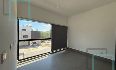 CASA EN VENTA / RENTA EL BARRIAL ZONA CARRETERA NACIONAL SANTIAGO