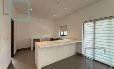 CASA EN VENTA / RENTA EL BARRIAL ZONA CARRETERA NACIONAL SANTIAGO