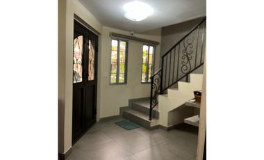 SE VENDE LUJOSA CASA REMODELADA CON INMENSA TERRAZA EN CD. DEL REY AQ