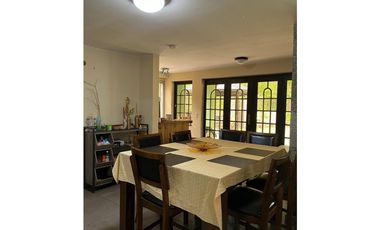 SE VENDE LUJOSA CASA REMODELADA CON INMENSA TERRAZA EN CD. DEL REY AQ