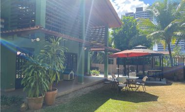 SE VENDE LUJOSA CASA REMODELADA CON INMENSA TERRAZA EN CD. DEL REY AQ