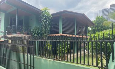 SE VENDE LUJOSA CASA REMODELADA CON INMENSA TERRAZA EN CD. DEL REY AQ