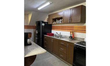 SE VENDE LUJOSA CASA REMODELADA CON INMENSA TERRAZA EN CD. DEL REY AQ