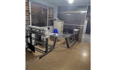 Casa de dos niveles en venta en Santa Elena,Parque Lefevre