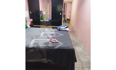 Casa de dos niveles en venta en Santa Elena,Parque Lefevre