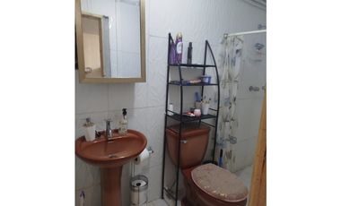 Casa de dos niveles en venta en Santa Elena,Parque Lefevre