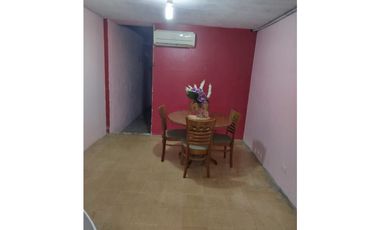 Casa de dos niveles en venta en Santa Elena,Parque Lefevre